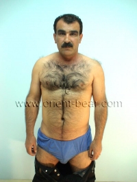 naked hairy kurdish man