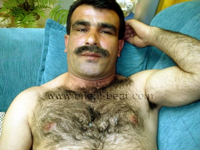 Safak - a Hairy Naked Kurdish shows his hairy Ass in a Doggy Style. (id818)