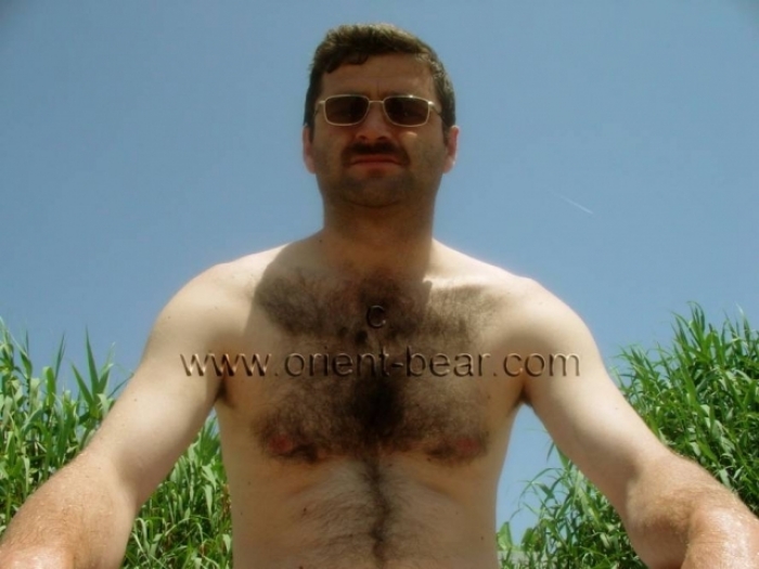 Rizvan - a Hairy Turk jerking off in an Turkish Outdoor **** Video. (id866)