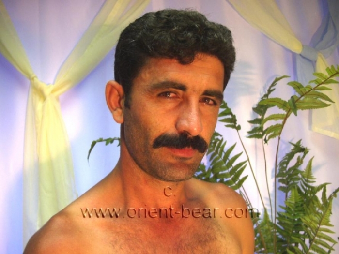 Hasret - a young Kurdish Man in a Oldy Kurdish **** Video. (id595)