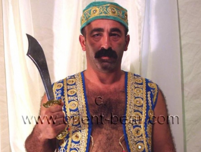 Hueseyin - a very Hairy Older Turkish **** with a furry Body. (id364)