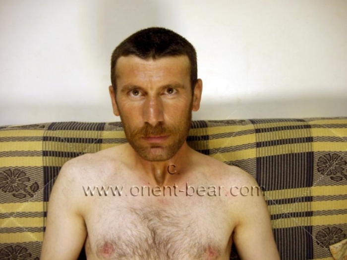 Erol - a naked kurdish man shows his hairy ass in doggy style. (id668)