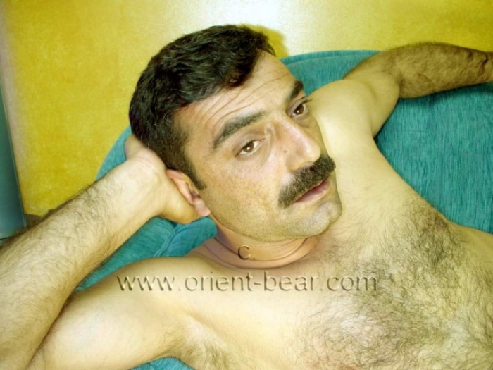 Mustafa - a naked kurdish man shows his hairy ass in doggy style. (id669)