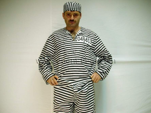 Rizvan - a Naked Turkish Prisoner with a beautiful hairy Body jerk off in a Turkish **** Video. (id659)