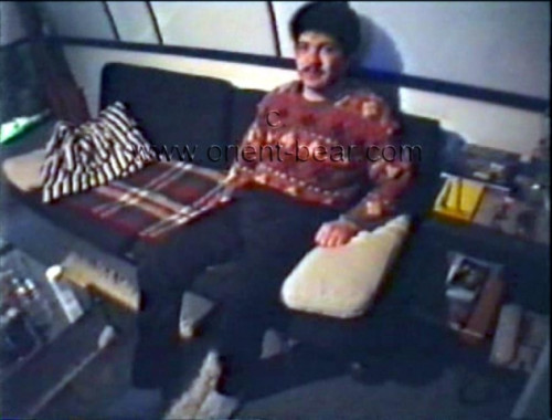 Enis - a young Turkish **** with a horny thick **** in a Old Turkish **** Video. (id1019)