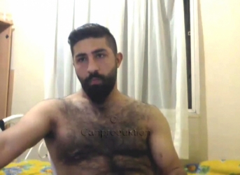 Oflaz - is a horny Syrian Man with a perfect hairy Body...