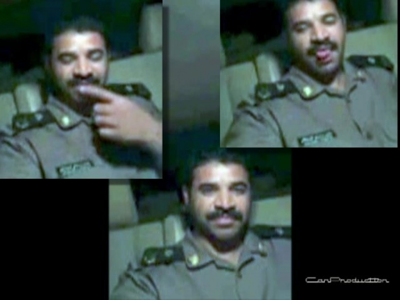 Mini video Clip - an Iraqi officer is sitting in the Car and showing his huge ****. (id1645)