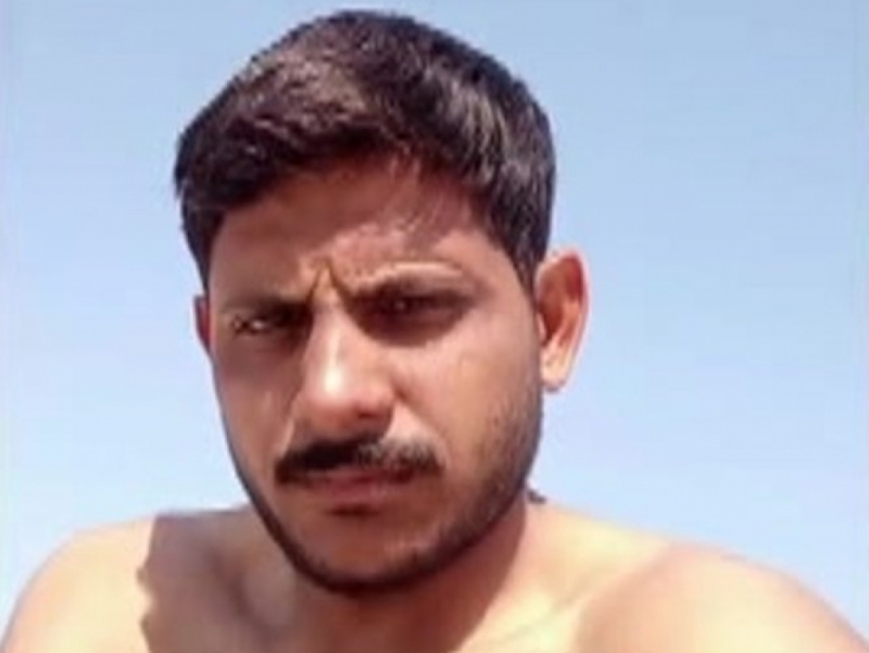 Hamad - a Young Naked Kurdish Farmer of Iraqi jerks in a Stable to see in a Kurdish Webcam **** Video. (id1688)
