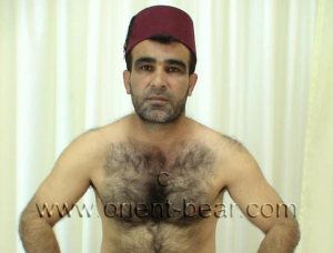 Safak - a very hairy Naked Kurdish Man shows his Butt in Doggy Position in a Kurdish **** Video. (id326)