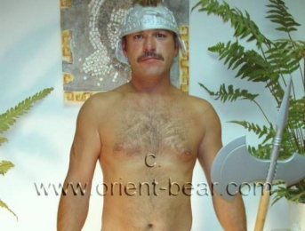 Ihsan R. -  a Naked Kurdish Man shows his Ass in Doggy Style in a **** Oldy Kurdish **** Video. (id452)