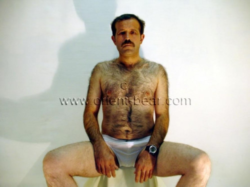 Serda - a naked very Hairy Turk with a hairy Body like a Monkey. (id490)
