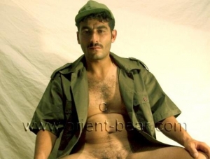 Hakan Y. - plays a half Naked Turki...