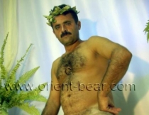 Arif - a naked very Hairy Turk with a mega **** in a oldy Turkish **** Video. (id752)