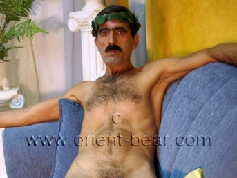 Cumaali - a Naked Turkish **** shows his Ass in Doggy Position in a Oldy Turkish **** Video. (id769)