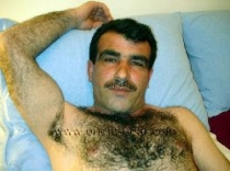 Safak - a Hairy Kurdish Man lies naked in Bed and shows his hairy Butt in the Dog Position. (id895)