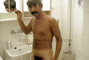 Ismael M. - is a Naked Kurdish Man who shaves