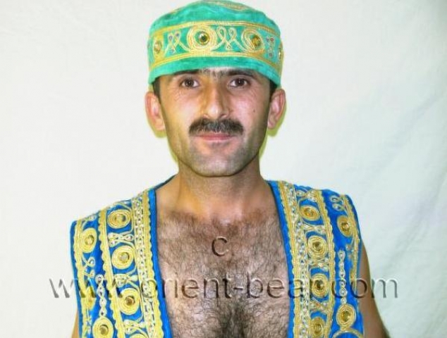 naked hairy kurdish man